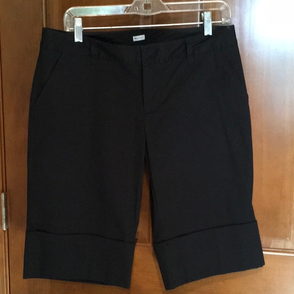 Ellen Tracy size 10 Inseam 27 wide elastic waist